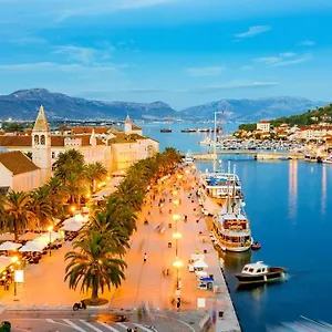Mimoza , Trogir Croatia