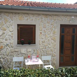 apartmani-baricevic.hotelinzadar.com/