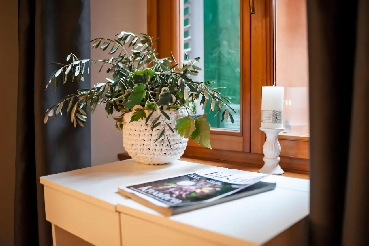 Noemi'S Rooms روفينج شقة