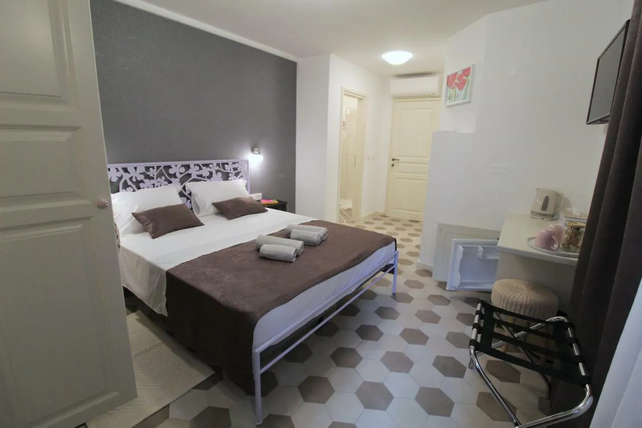 Noemi'S Rooms روفينج
