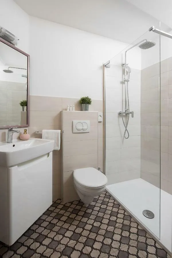 Noemi'S Rooms روفينج